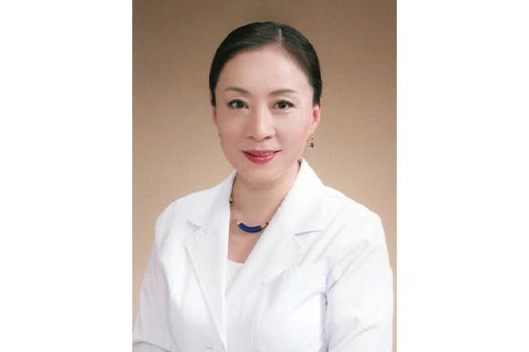 院長　中村　由美子